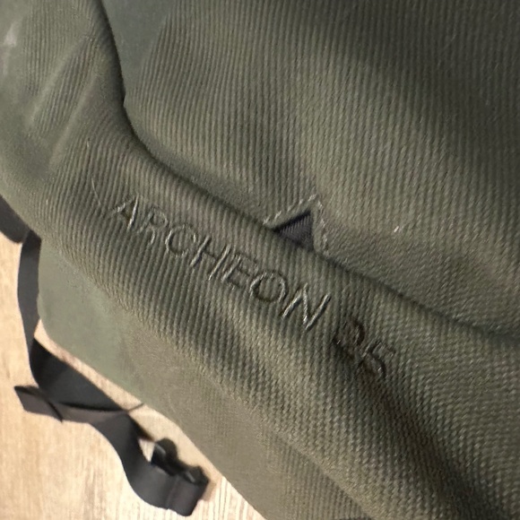 Used Osprey Archeon 25 Rolltop Backpack Green - Picture 5 of 5
